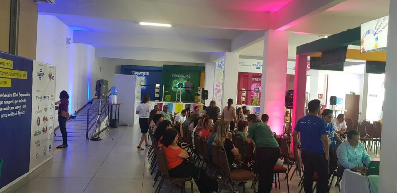Podium Apart Hotel Варжиня Екстериор снимка
