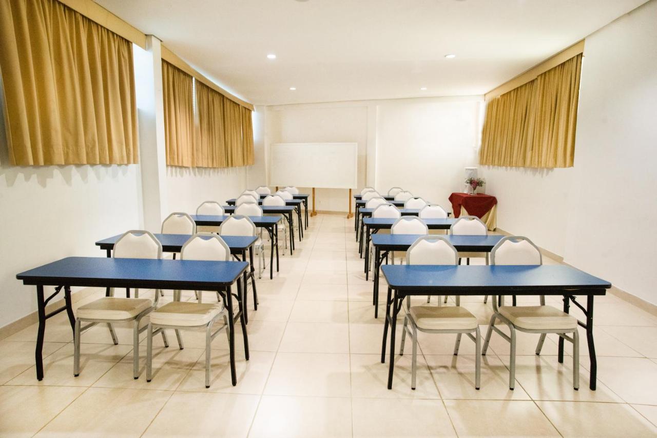 Podium Apart Hotel Варжиня Екстериор снимка