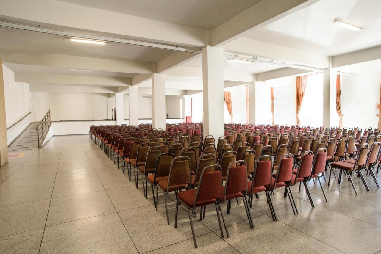 Podium Apart Hotel Варжиня Екстериор снимка